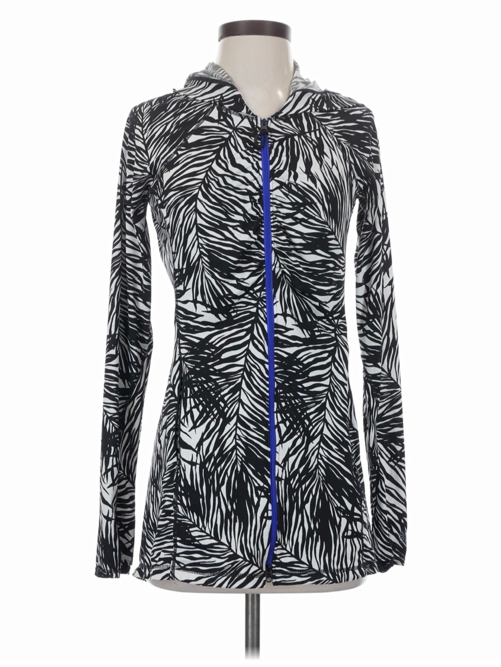 Athleta Black and White Leaf-Print Top with Pink Logo Accent